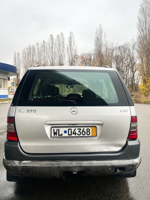 Mersedes ML270.