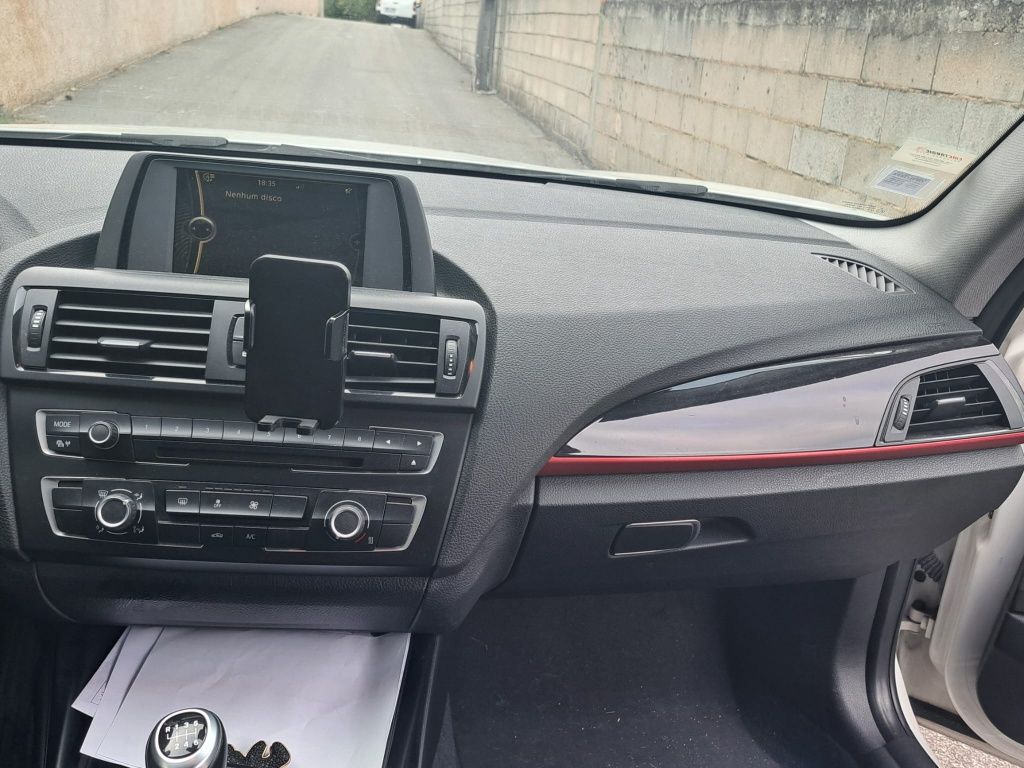 BMW 116d com 100cv de 2014 com 226000kms. 10.250€..