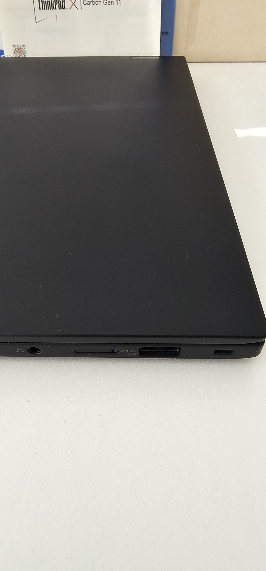 Portatil Lenovo Carbon X1 gen 11 model 21HM-0049SP garantia 03.04.2027