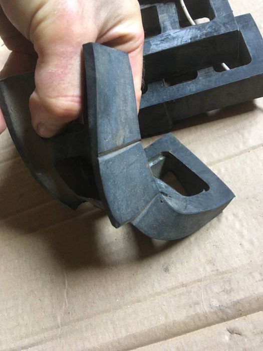 Амортизатор під редукторну лебідку ліфта OTIS