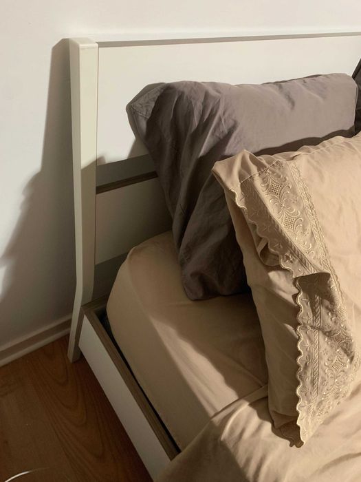 Cama IKEA e colchão Somnalis
