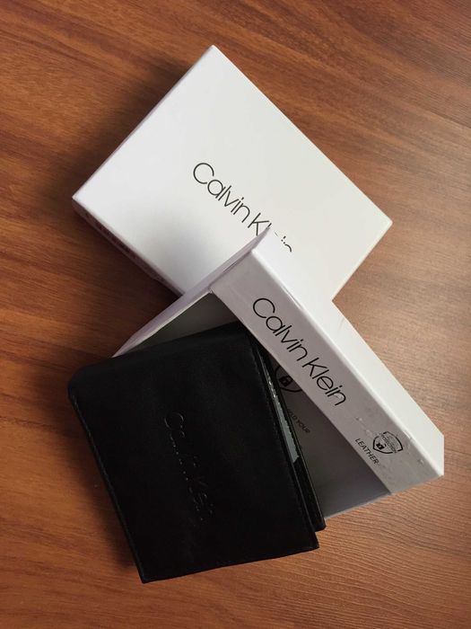 Carteira Calvin Klein (em Pele)