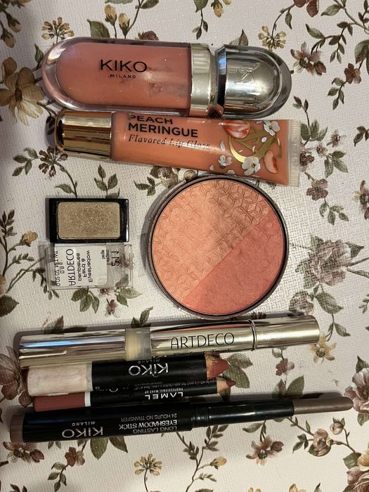 Косметика блиск, олівці, румяни