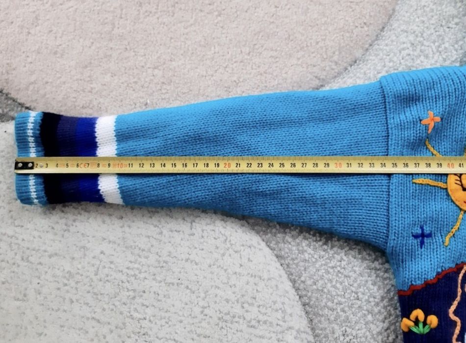 Piękna wyszywana wełniana kurteczka dziecięca unikatowa gruba ciepła