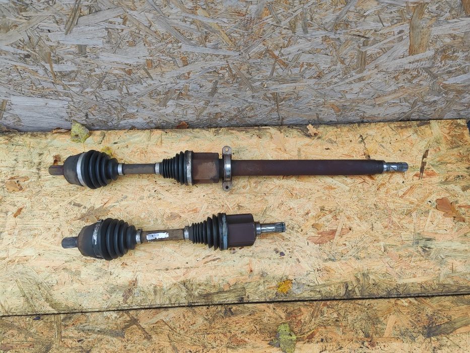 Półoś prawy przód Volvo V40 II 2,0 D3