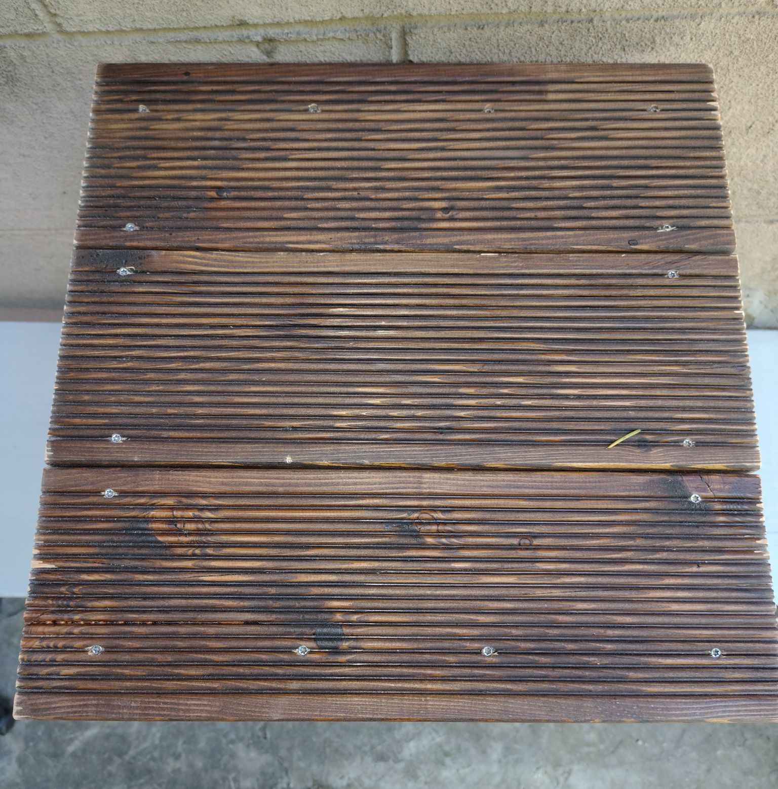 Taboret z drewna