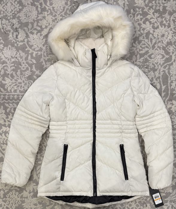 Куртка жіноча Guess S