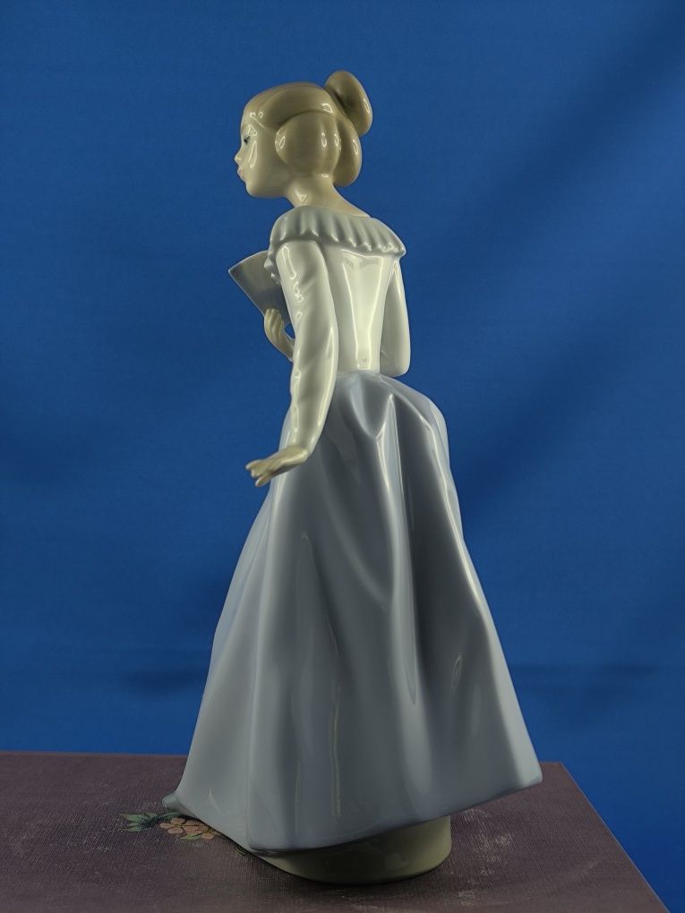 Dziewczyna z wachlarzem Nao by Lladro Hiszpania #porcelana #ozdoba