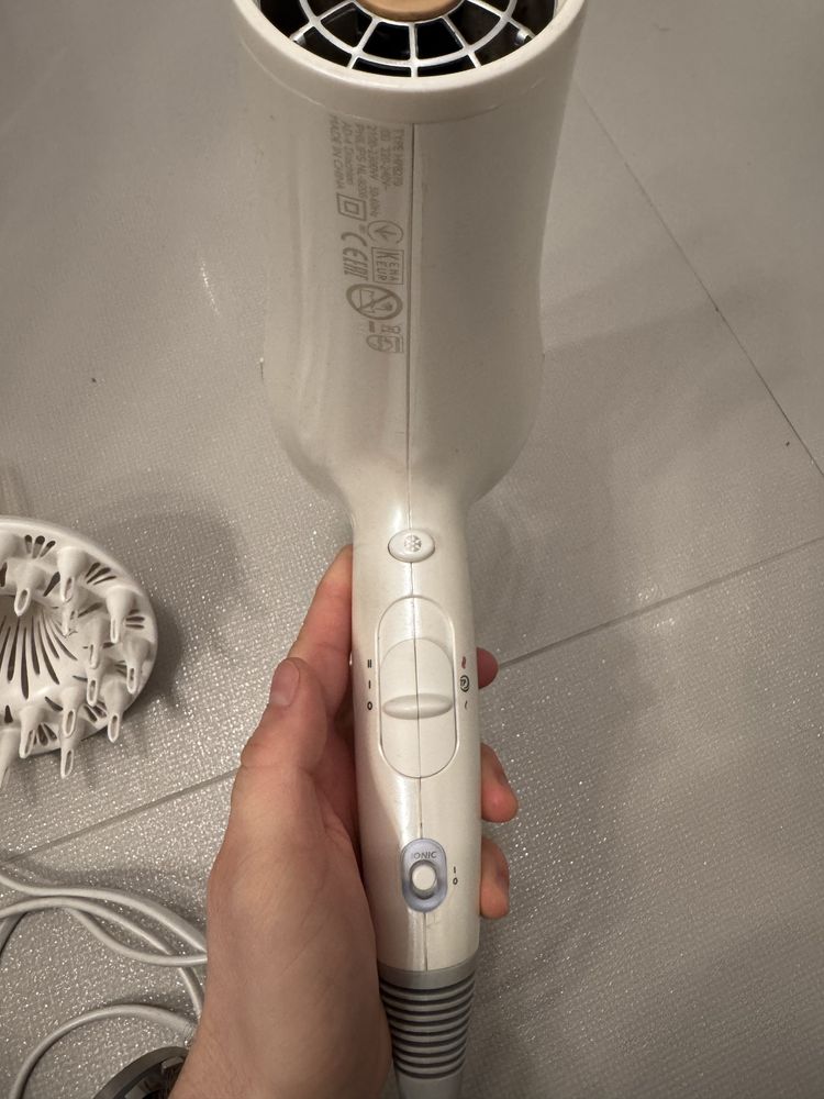 Suszarka do włosów Philips Activecare