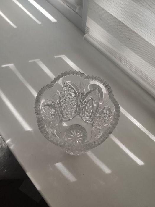 Продам кришталеву вазу