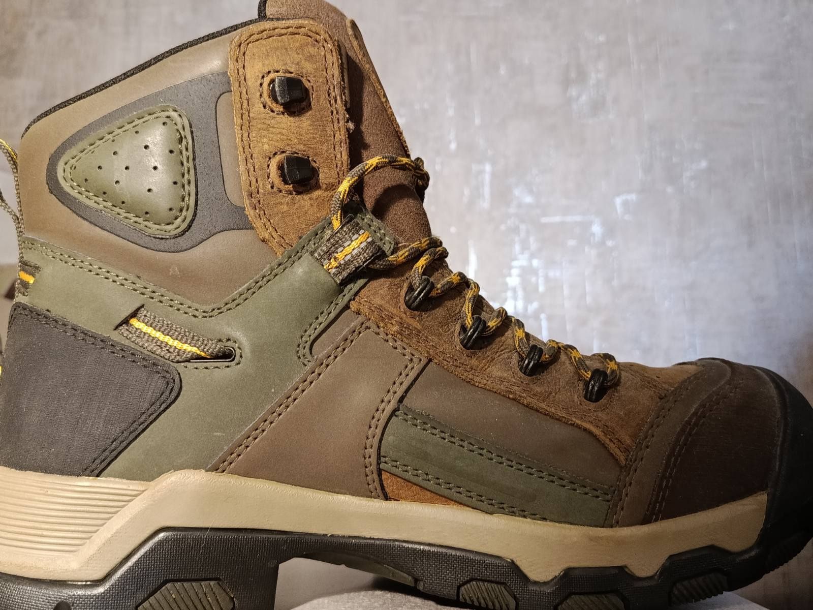Чоловіче взуття KEEN
