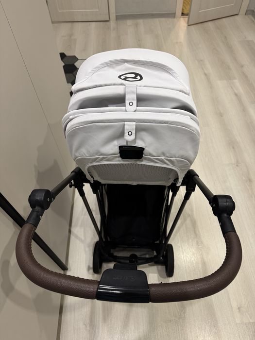 Прогулянкова коляска Cybex Melio Fog Grey