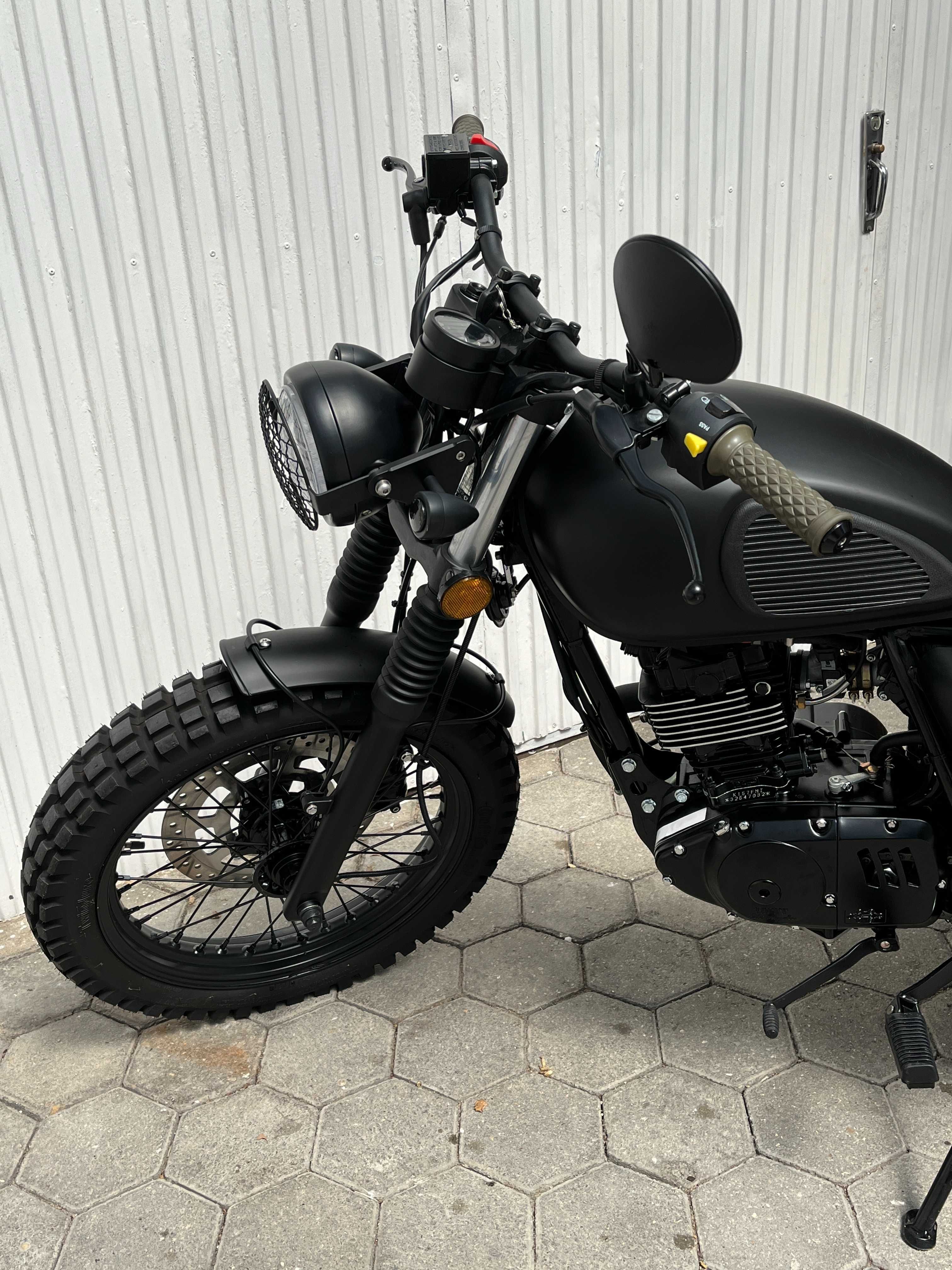 Mutt 125 cc excelente