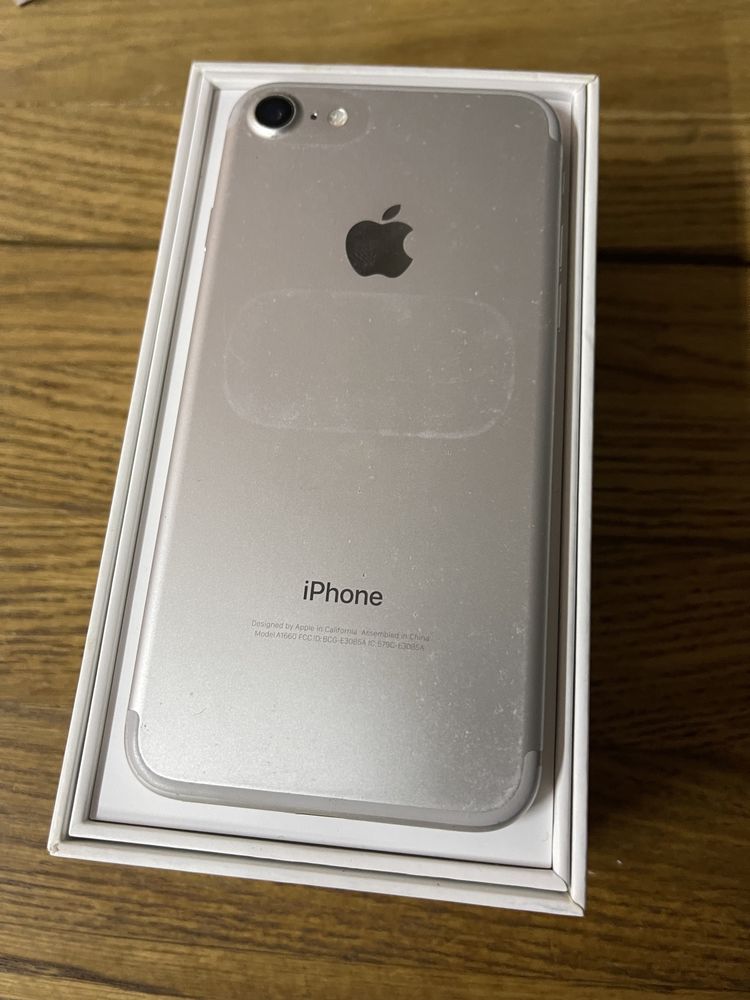 Айфон IPhone 7.  128 GB
