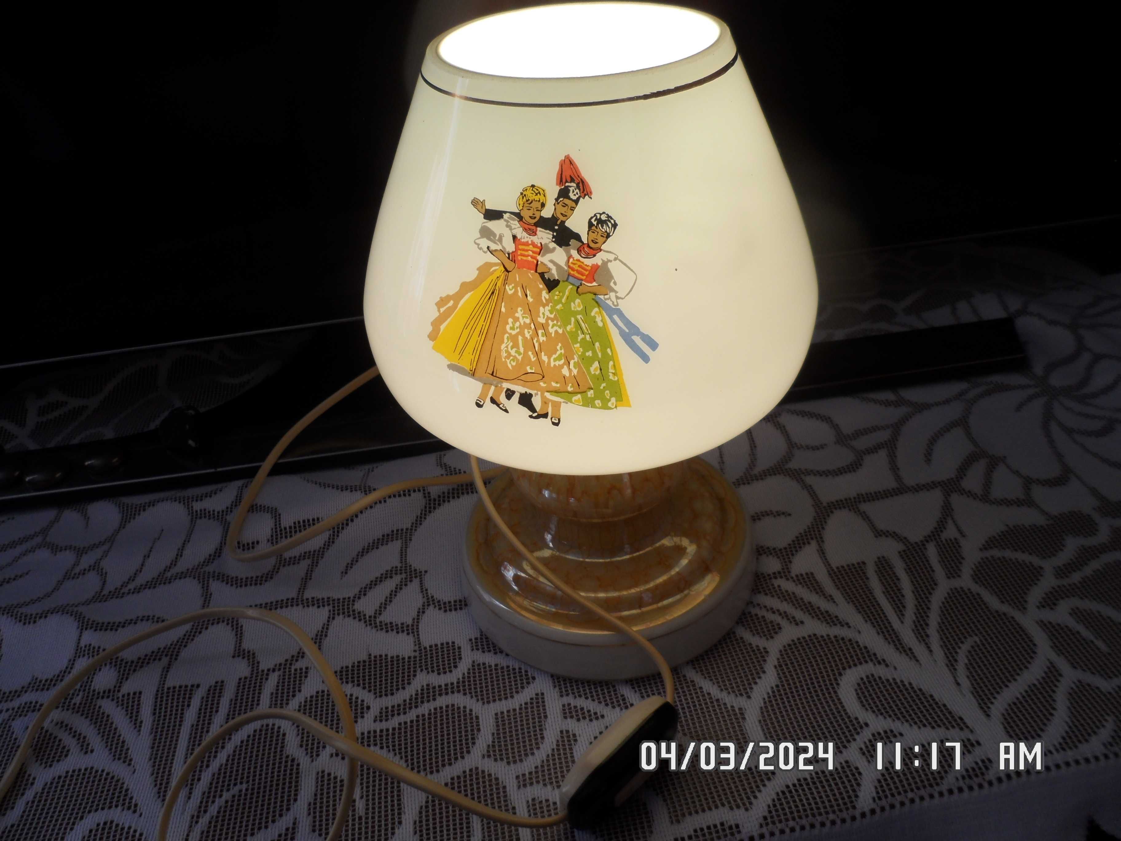 Lampa szklana stołowa