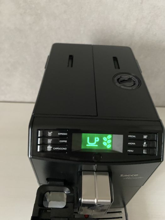Кавомашина Saeco/Philips Minuto Cappuccino є Вибір