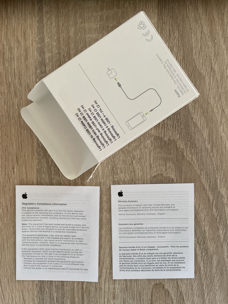 Oryginalne pudełko od kabla Apple Lightning to USB-A