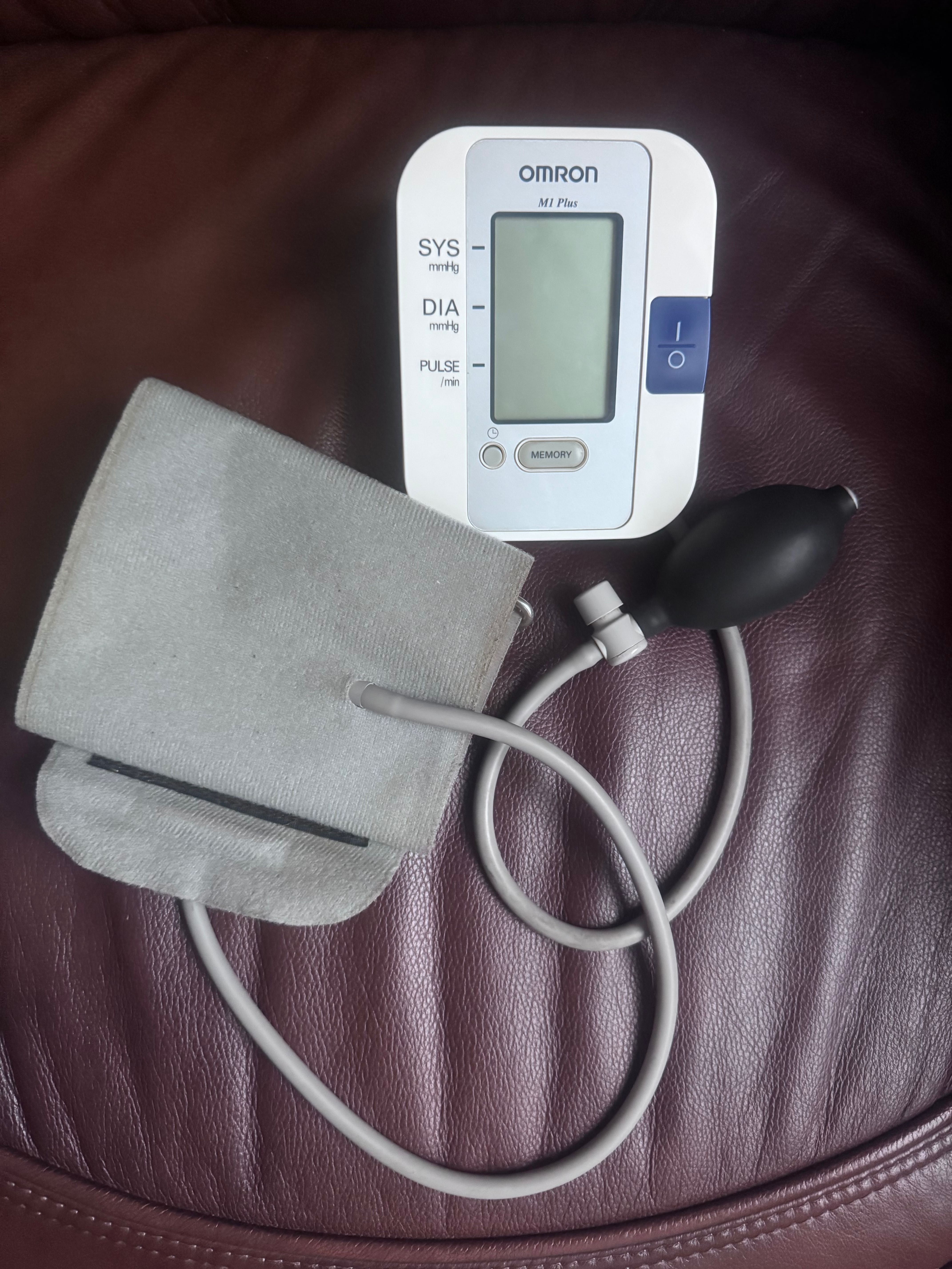 Тонометр Omron M1 PLUS