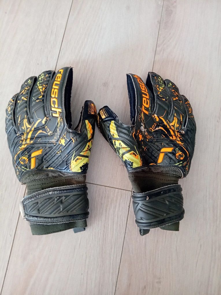 Rękawice bramkarskie reusch