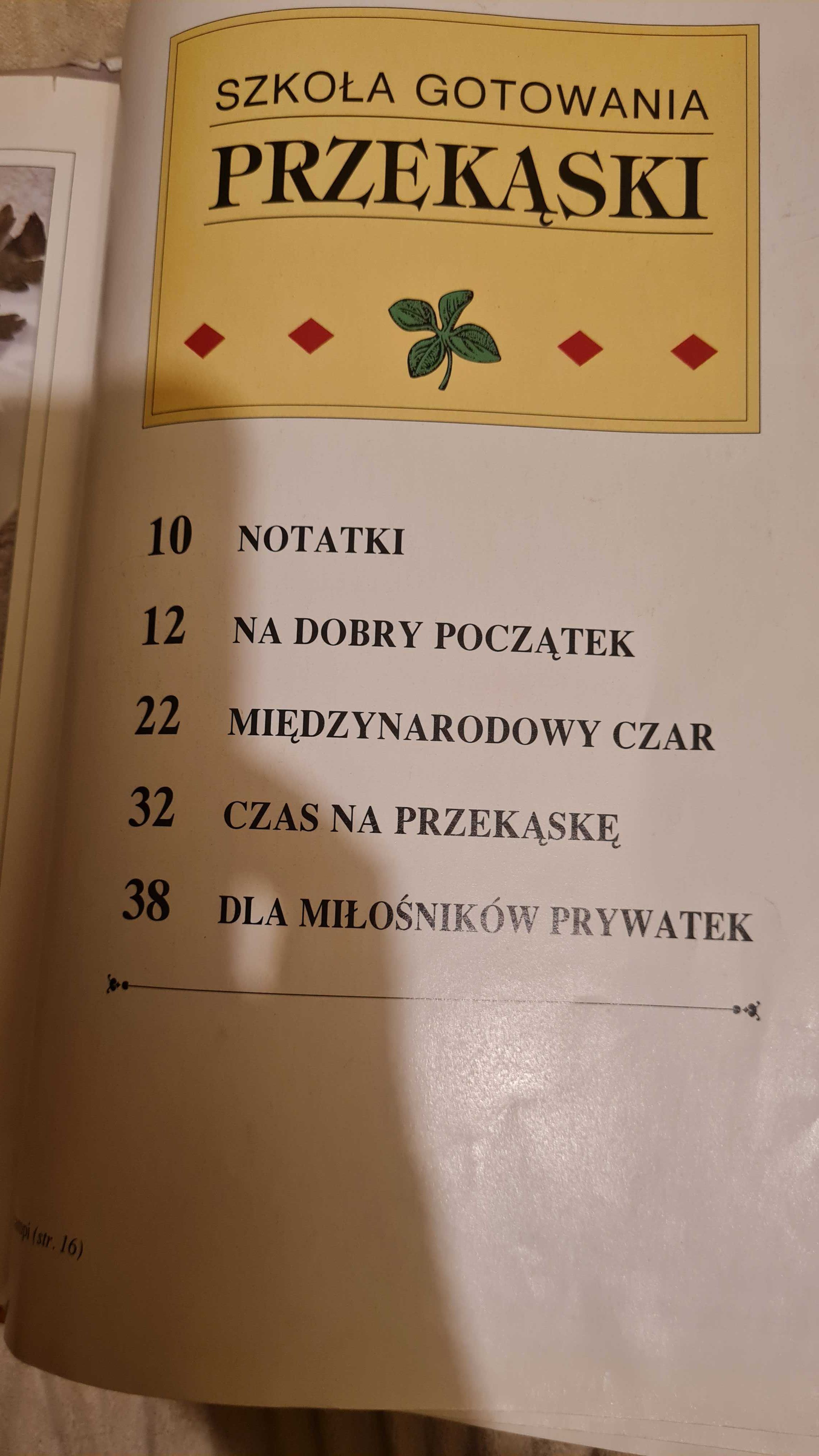 Książka kucharska ze szczegółowymi instrukcjami