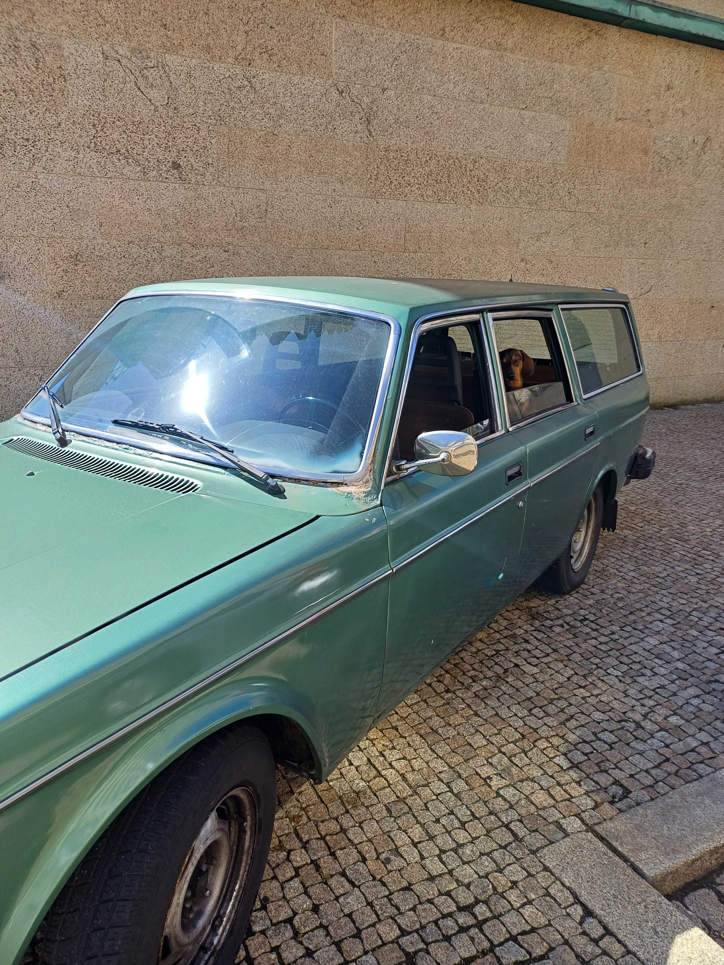 Volvo 245 Station Wagon 1976