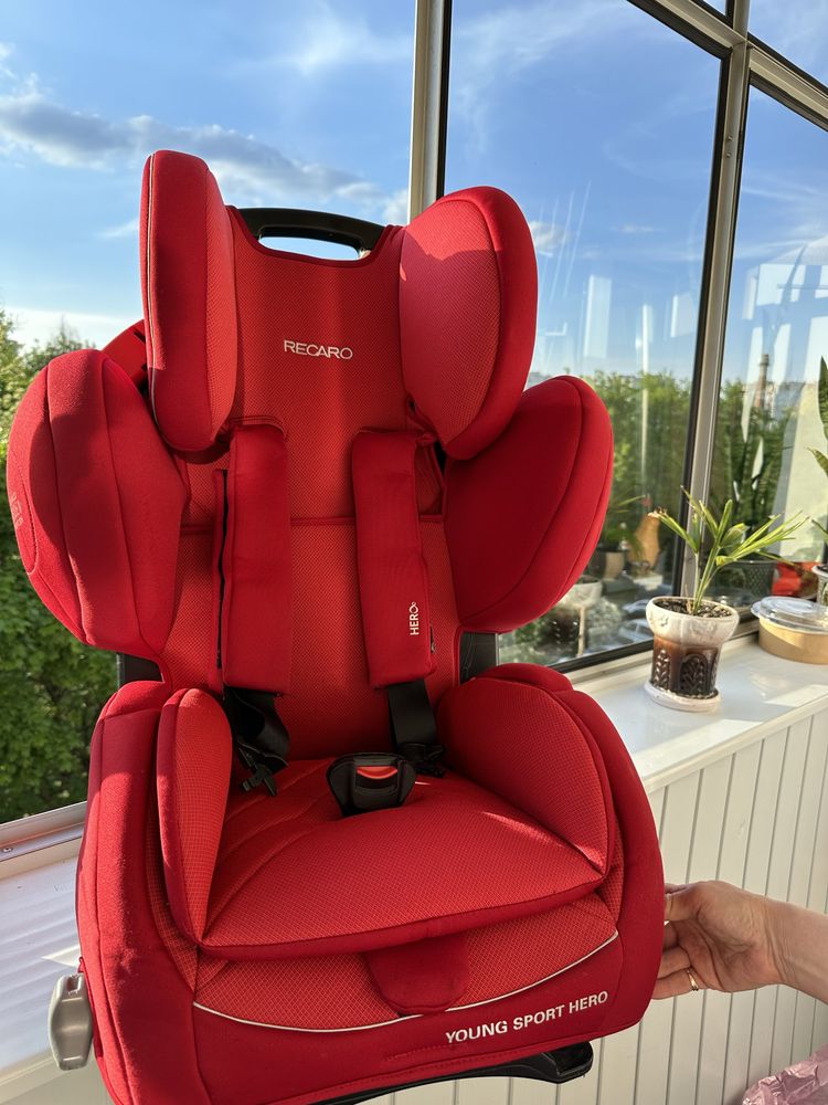 Дитяче автокрісло RECARO YOUNG SPORT