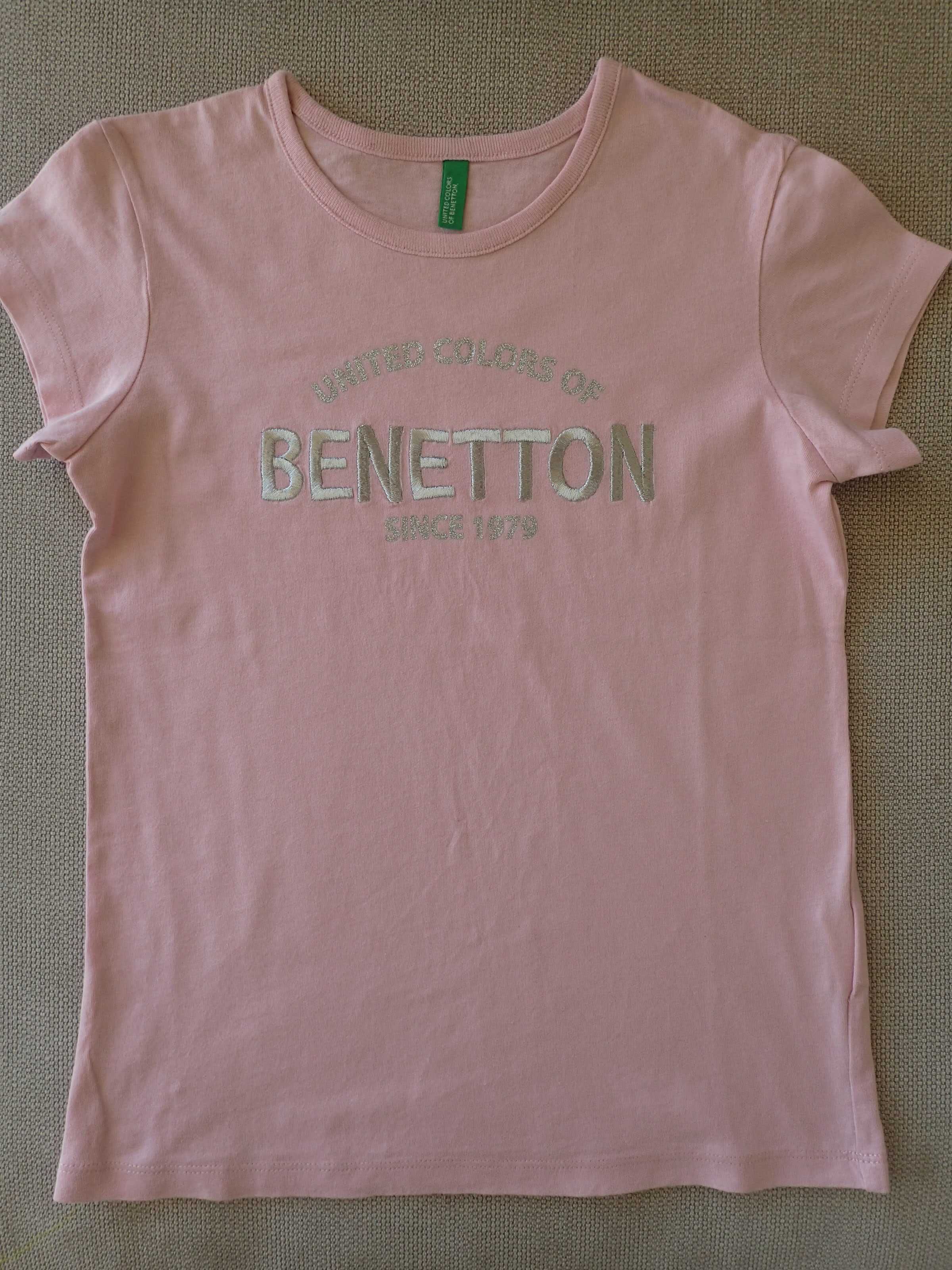 Benetton T-shirt pudrowy róż 130 cm wyszyty napis