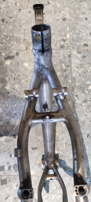 Rama aluminiowa od roweru Gosport Thunder 28" L uszkodzona