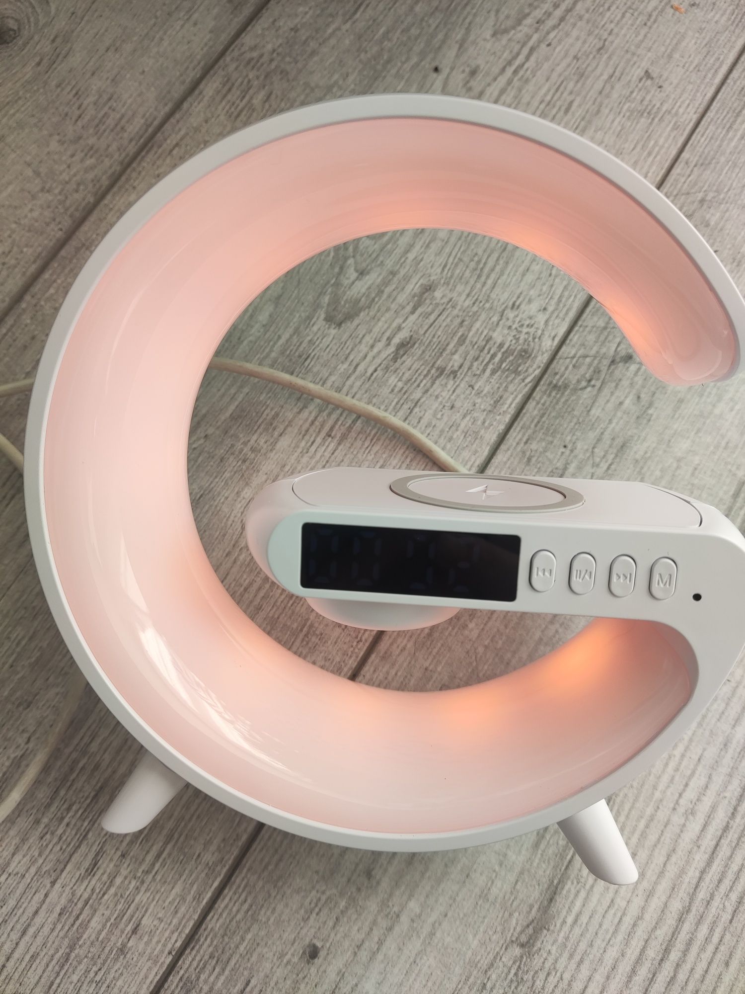 Głośnik Bluetooth z zegarem