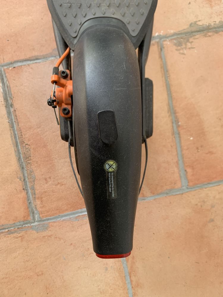 Trotineta electrica Segway Ninebot KickScooter F40E