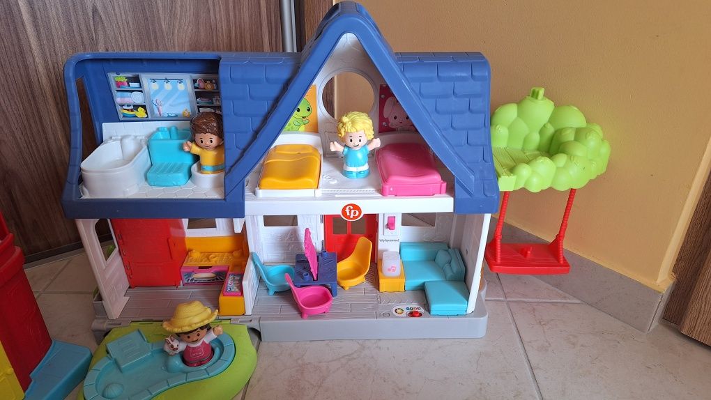 Fisher price little people domek szkoła