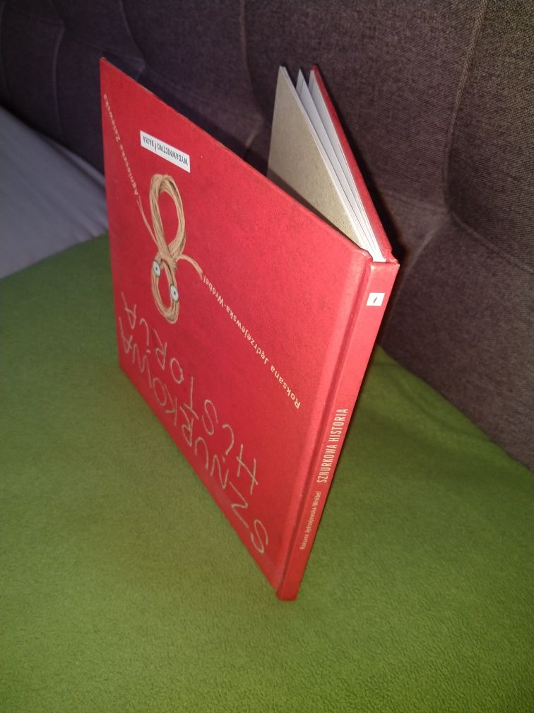Sznurkowa historia. R. Jędrzejewska-Wróbel, A. Żelew