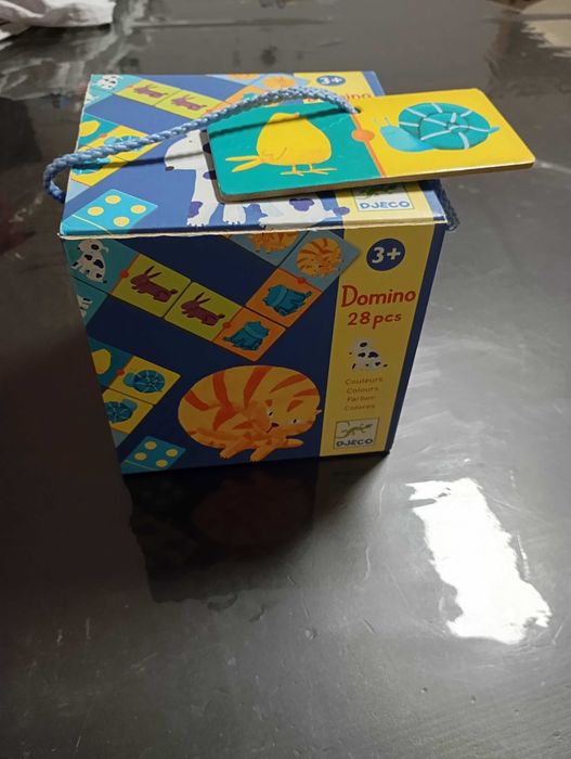 Brinquedo dominó