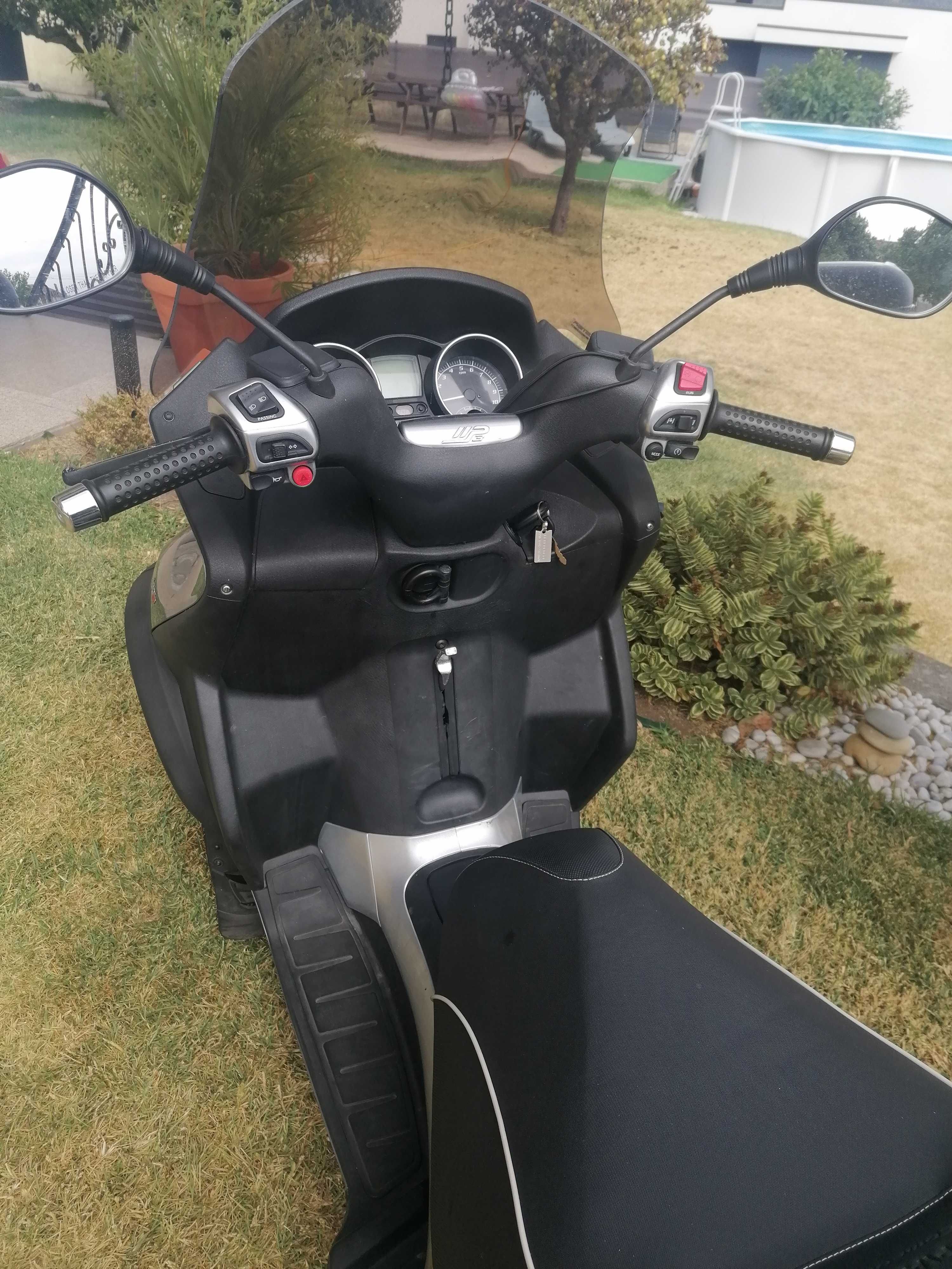 Scooter piaggio MP3 400 LT
