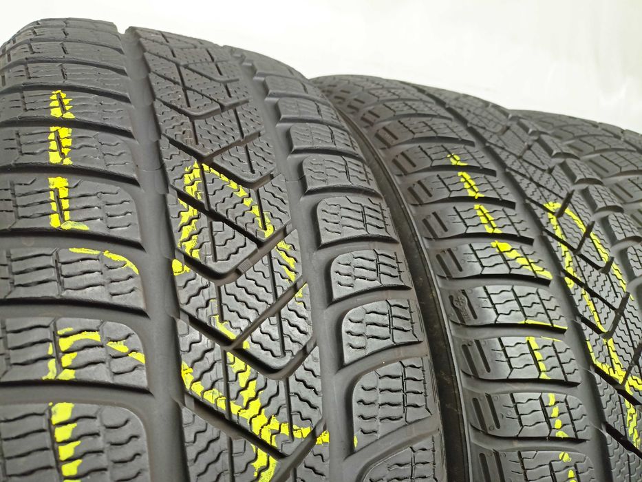 Pirelli SottoZero 3 215/55/17 24r. 94H 2x7,9mm 2x6,7mm (575)
