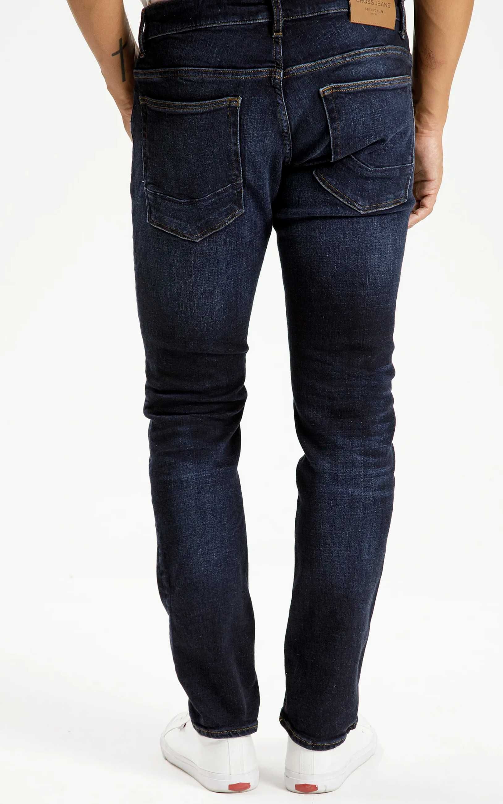 Cross Jeansy F 152-125 Niebieski Tapered Leg W32 L34