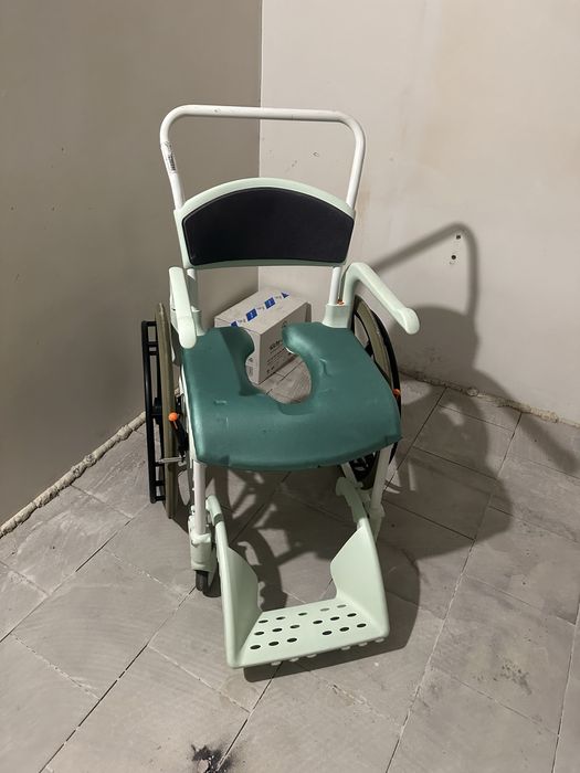 Крісло для Туалета та душу Etac Clien 24 стул кресло коляска