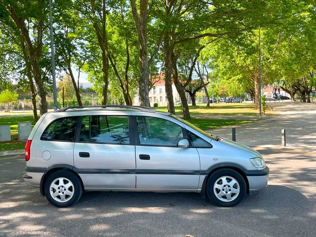 Opel Zafira 2.0 DTi Elegance 7 Lugares
