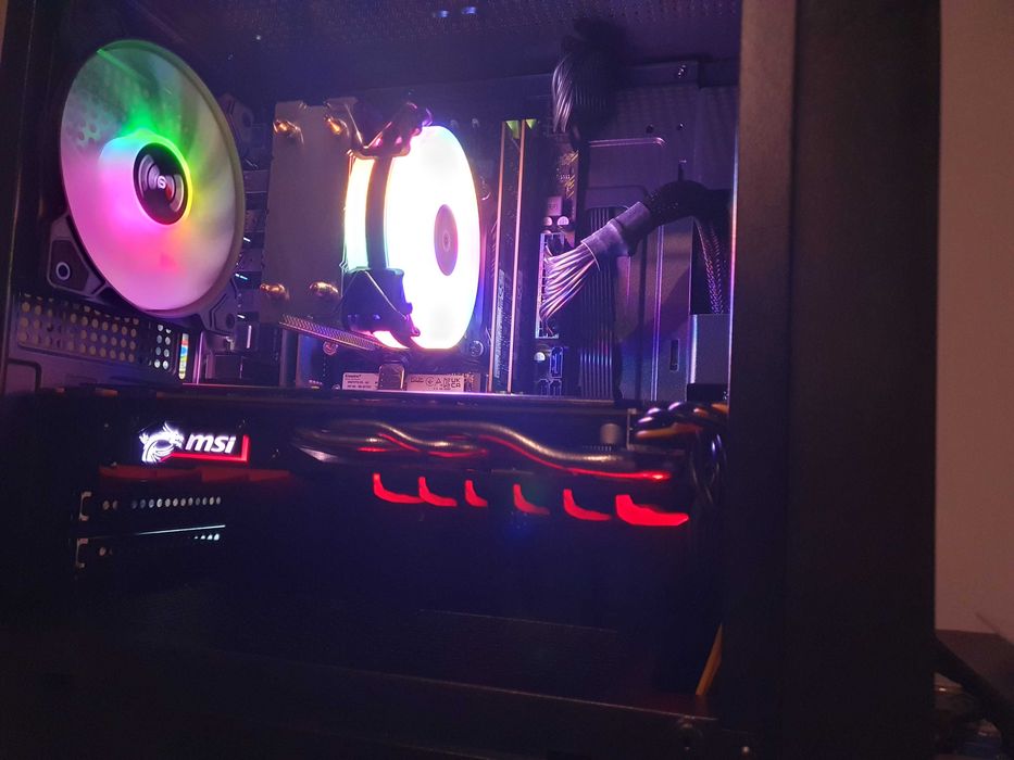 Komputer Xmas Edition 6rdzeni 16GB RAM DDR4 512GB SSD GeForce 1070 8GB