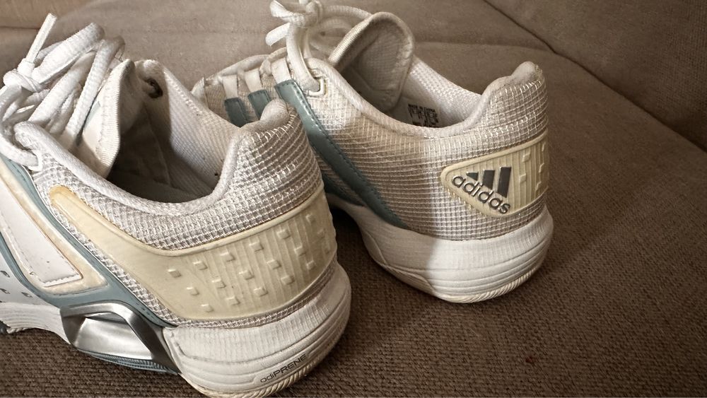 Продам кроссовки адидас