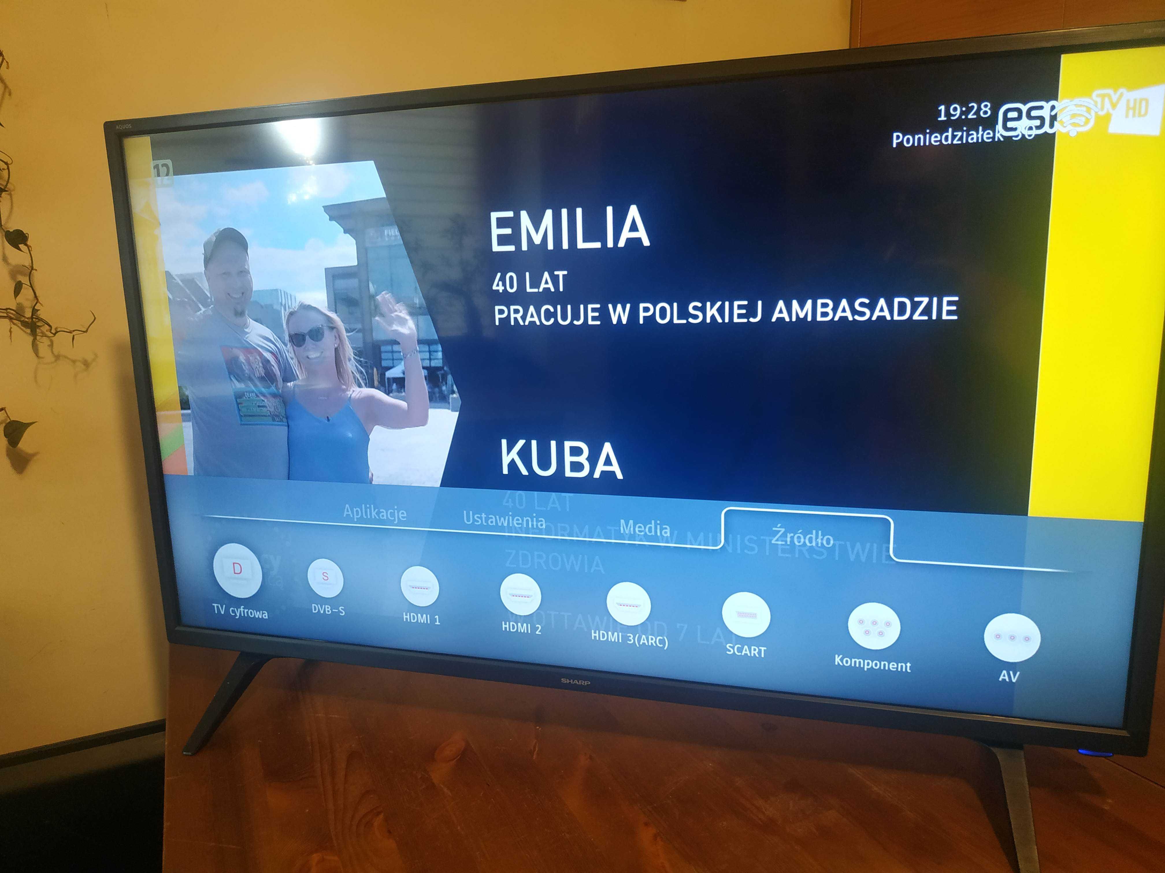 Smart TV 40" Sharp WIFI YouTube Netflix Dvbt2 Hevc !