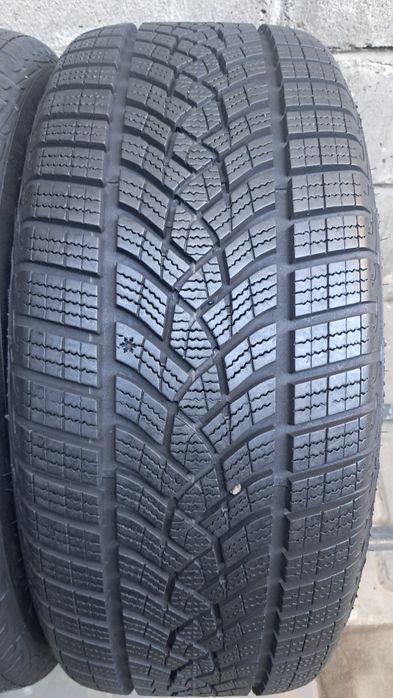 225/50R17 98H Goodyear ultraGrip Performance Gen1