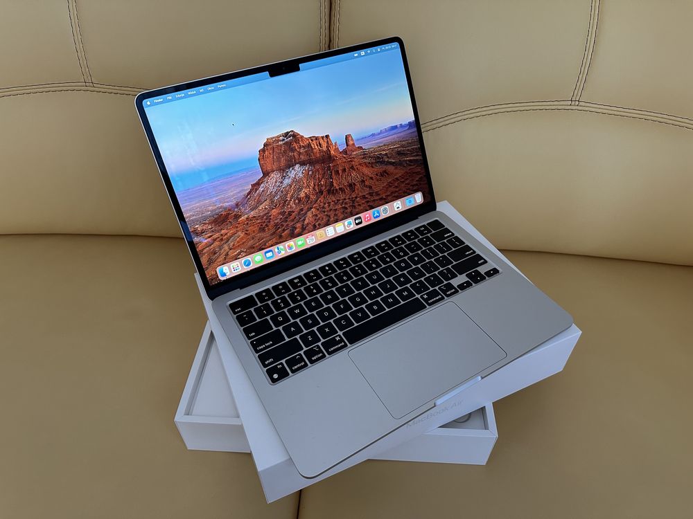 Macbook Air M2 mało cykli na gwarancji jak nowy srebrny stan igła