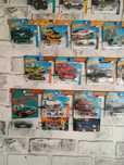 Modele HotWheels dużo