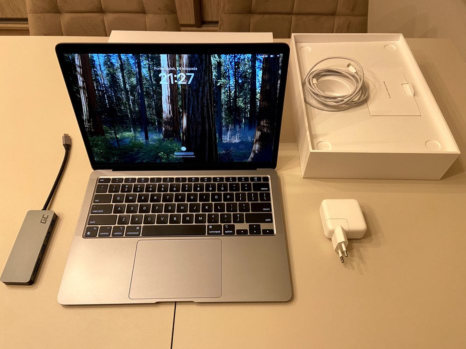 MacBook Air M1 2020 • 8GB RAM • 256GB SSD • Komplet + HUB USB-C