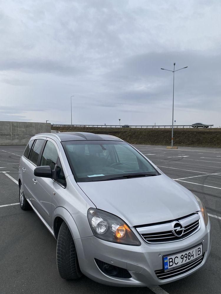 Opel Zafira b 92 kwt Panorama