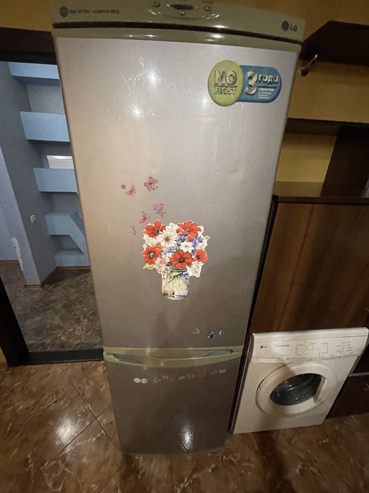Холодильник з нижньою камерою LG