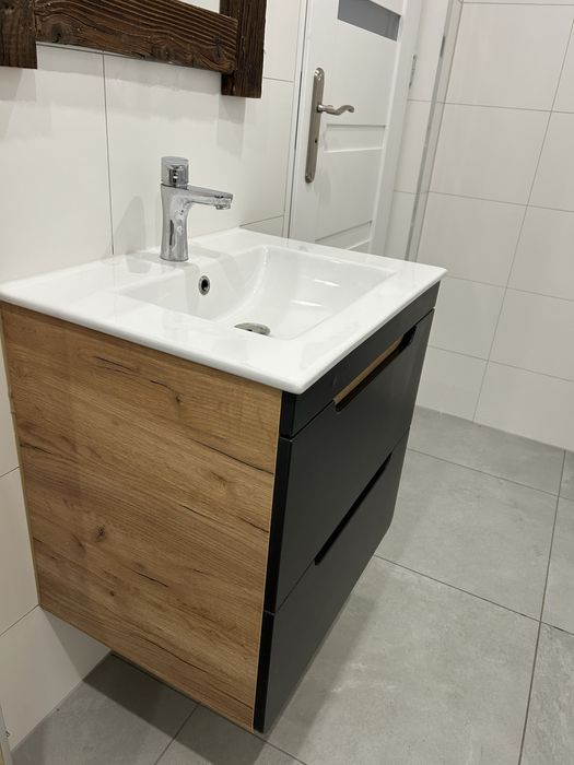 Uzywana szafka z umywalką 60cm