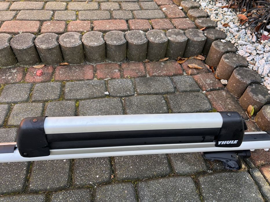 Thule bagażnik poprzeczny 757 i uchwyt na 2 pary nart Thule 725