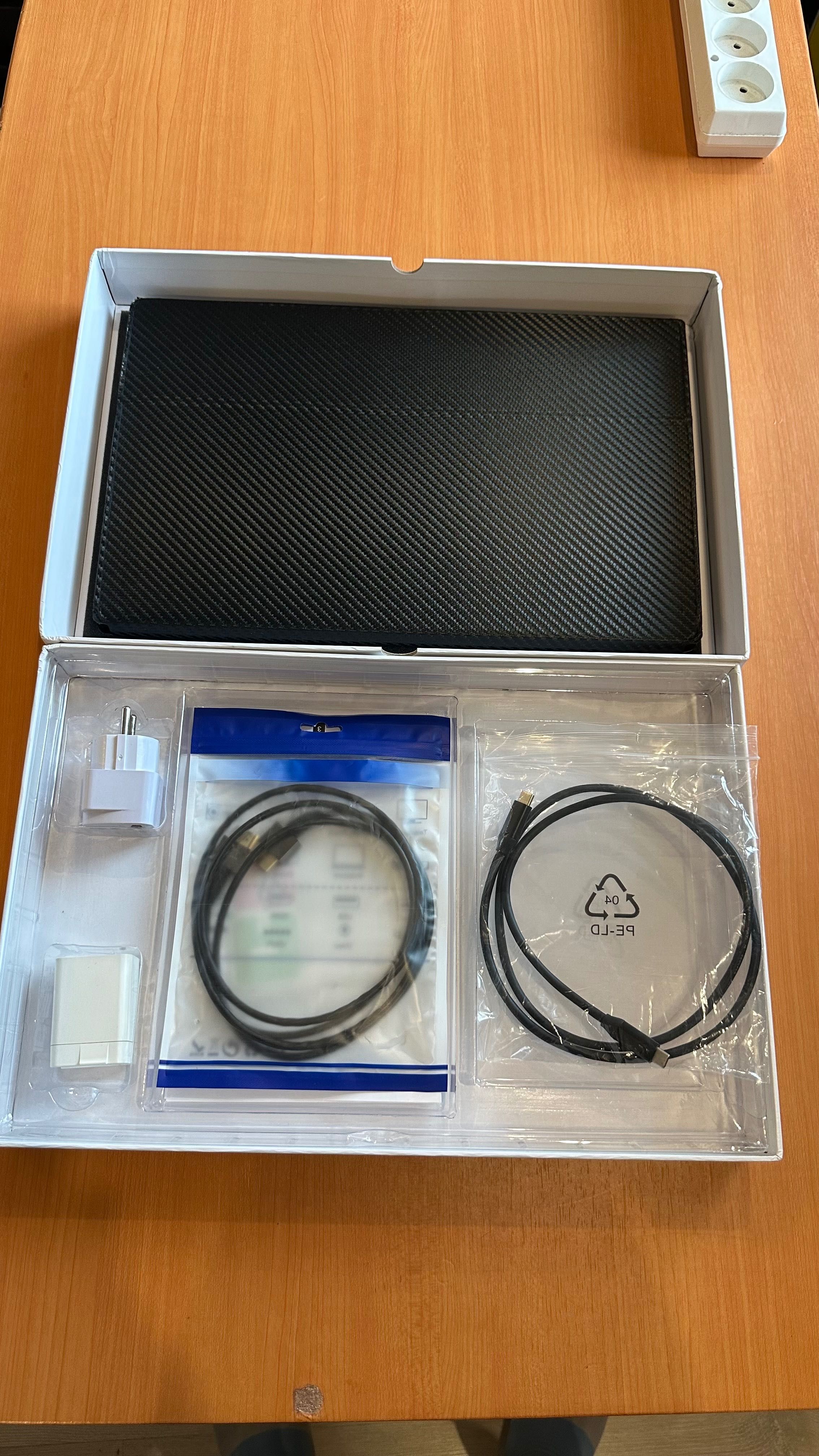 Monitor 4k HDR przenośny 15c”